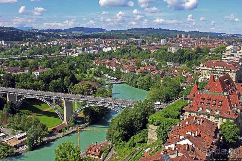 Мне сверху видно все... Красные крыши Старого Берна