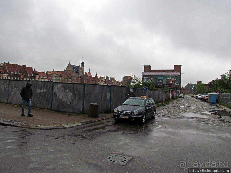 Знакомство с Гданьском. Вечер и такой не летний дождь в июне