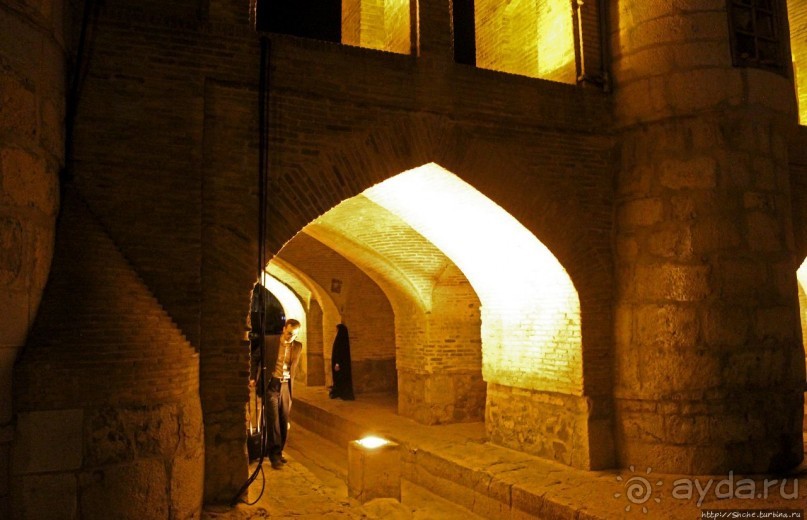 Мост 33-х арок в Исфахане, вечернее знакомство