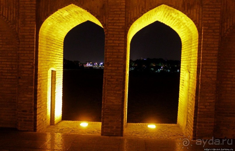 Мост 33-х арок в Исфахане, вечернее знакомство