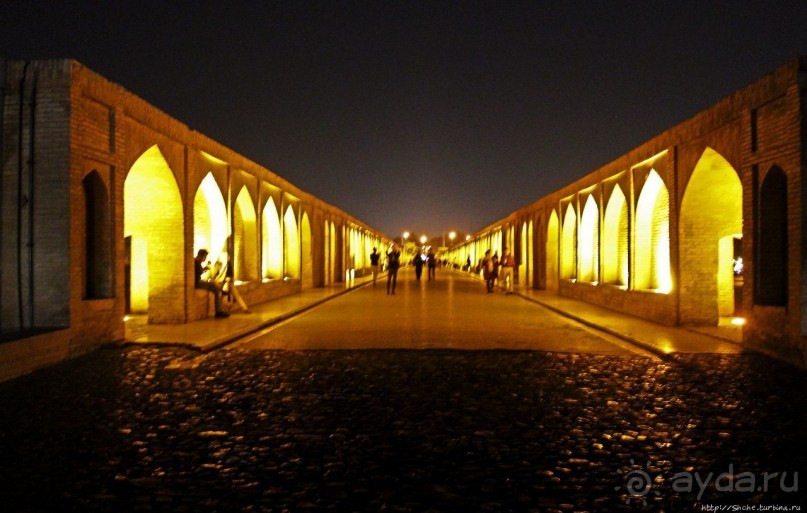 Мост 33-х арок в Исфахане, вечернее знакомство