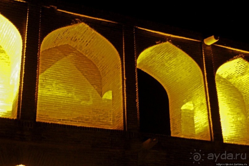 Мост 33-х арок в Исфахане, вечернее знакомство