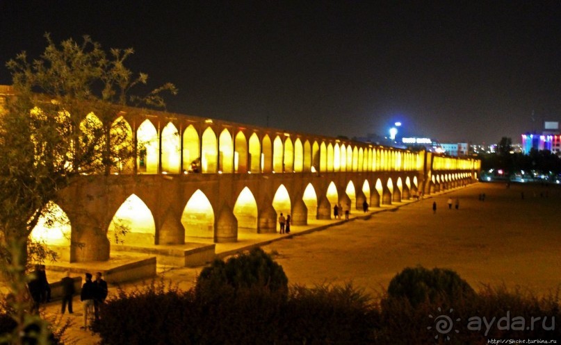 Мост 33-х арок в Исфахане, вечернее знакомство