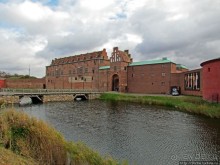 Замок-крепость-музей Мальме Malmohus slot и одноименный парк