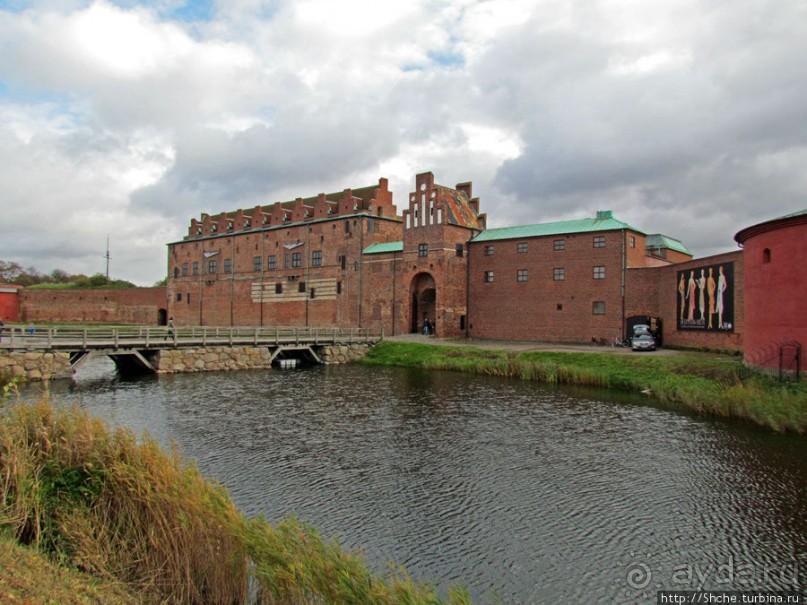 Замок-крепость-музей Мальме Malmohus slot и одноименный парк