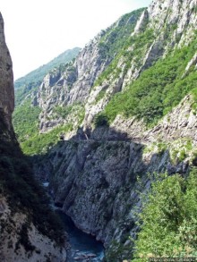 Живописный каньон безымянной реки