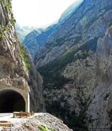 Живописный каньон безымянной реки