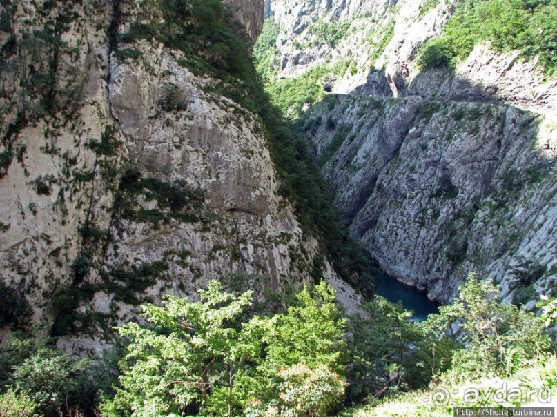 Живописный каньон безымянной реки