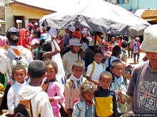 Младшая школа маленького городка. Конец учебного дня