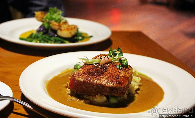 Приятная обстановка и качественная кухня на Вайкики