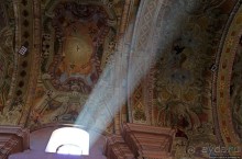 Прожектора... Святого Духа