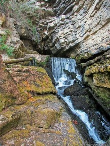 Пещера с источником Житолюб (Жълти люб)