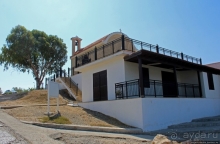 Скромная часовня на берегу Рыбацкой бухты в Декелии