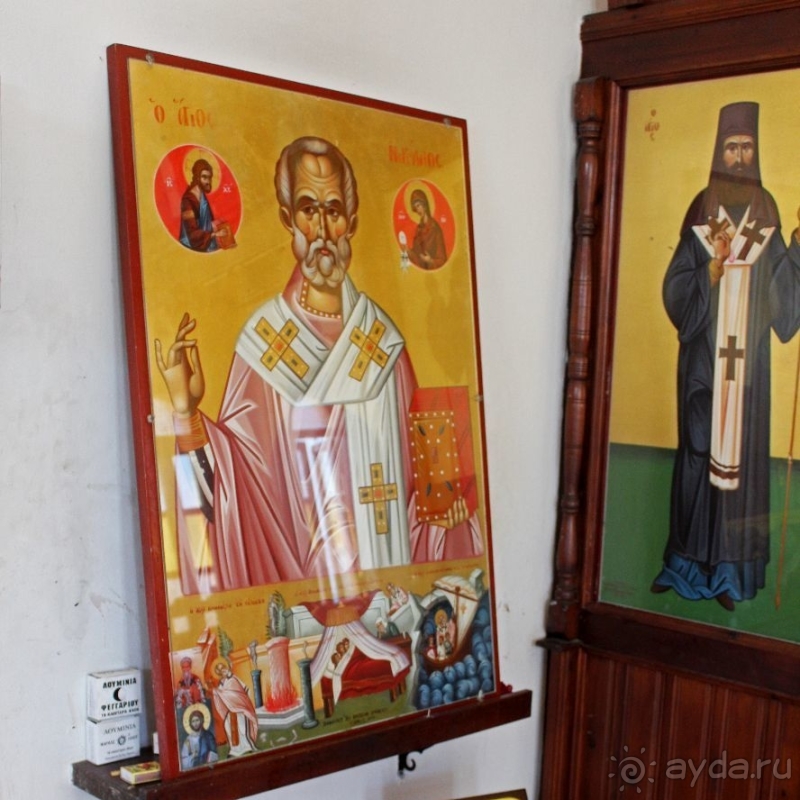 Скромная часовня на берегу Рыбацкой бухты в Декелии