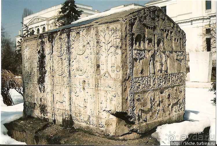 Некрополь средневековой боснийской церкви в Радимле