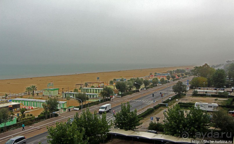 Пляжи тоже умеют грустить... Римини в октябре