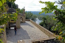 Уж 1000 лет, как приютился на меловой круче над Днестром