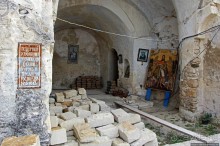 Уж 1000 лет, как приютился на меловой круче над Днестром