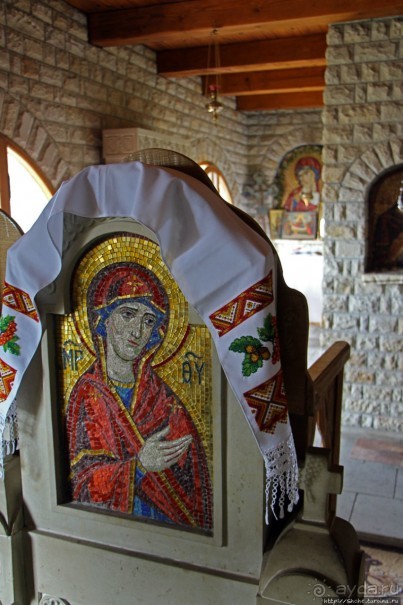 Уж 1000 лет, как приютился на меловой круче над Днестром