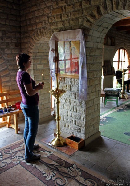 Уж 1000 лет, как приютился на меловой круче над Днестром