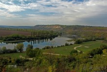 Уж 1000 лет, как приютился на меловой круче над Днестром