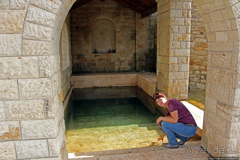 Уж 1000 лет, как приютился на меловой круче над Днестром