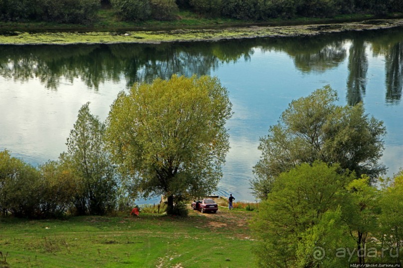 Уж 1000 лет, как приютился на меловой круче над Днестром