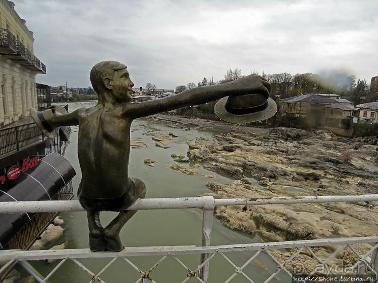 Кутаиси — город на реке Риони
