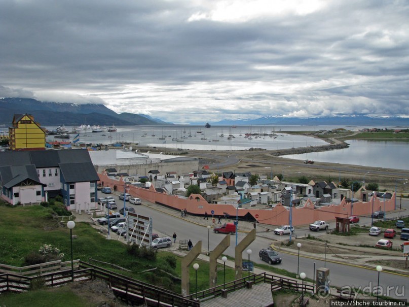 Набережная и порт Ушуайи - ворота в Антарктиду