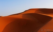 Сахара и я посередине на белом верблюде