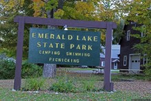 В гостях у Радуги. Изумрудное озеро — название обязывает