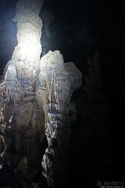 Полые скалы Вьетнама: золотые потолки пещеры Tu Lan