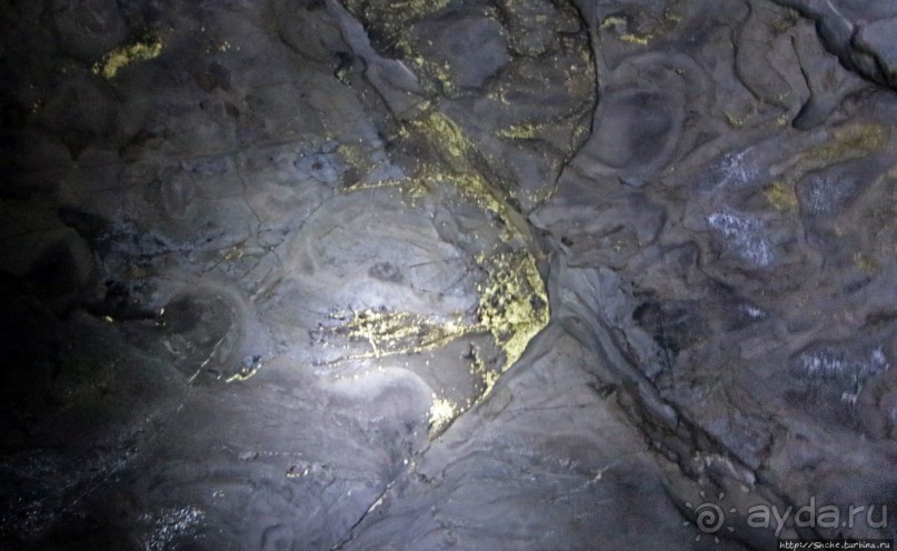 Полые скалы Вьетнама: золотые потолки пещеры Tu Lan