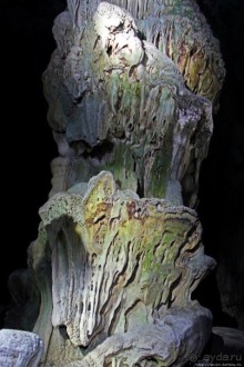 Полые скалы Вьетнама: золотые потолки пещеры Tu Lan