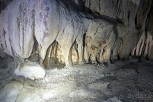 Полые скалы Вьетнама: золотые потолки пещеры Tu Lan