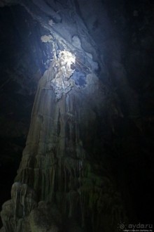 Полые скалы Вьетнама: золотые потолки пещеры Tu Lan