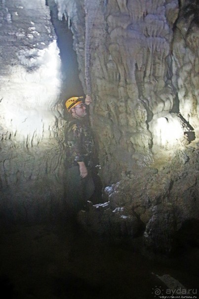 Полые скалы Вьетнама: золотые потолки пещеры Tu Lan