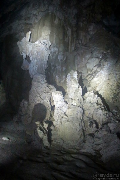 Полые скалы Вьетнама: золотые потолки пещеры Tu Lan