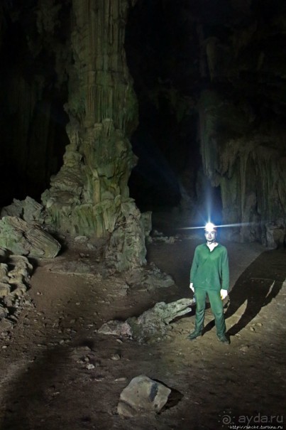 Полые скалы Вьетнама: золотые потолки пещеры Tu Lan