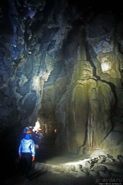 Полые скалы Вьетнама: золотые потолки пещеры Tu Lan