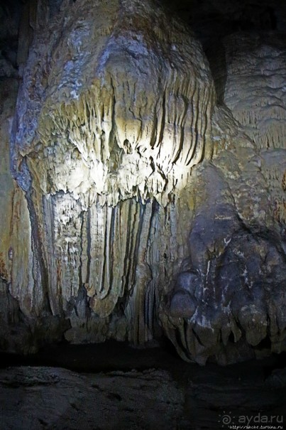 Полые скалы Вьетнама: золотые потолки пещеры Tu Lan