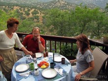 Альбом отзыва "Здесь главное — убрать продукты из авто от медведей"