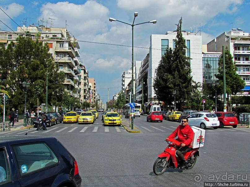 Весь Пирей — от узких улочек до широких проспектов