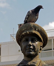 Весь Пирей — от узких улочек до широких проспектов