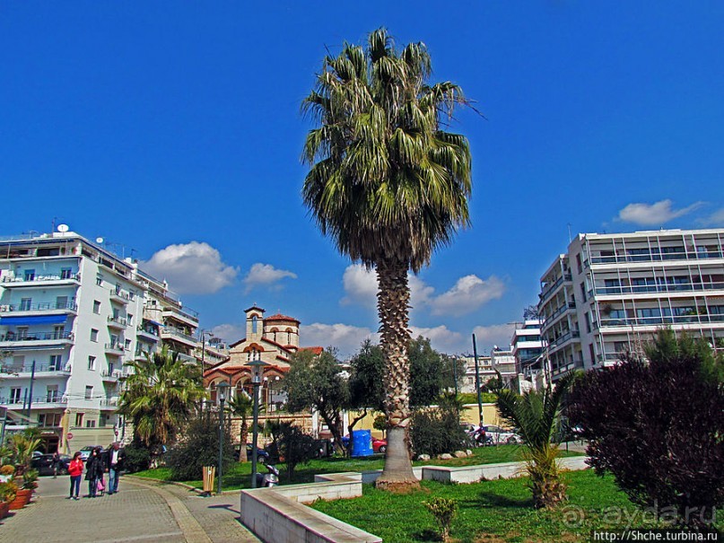 Весь Пирей — от узких улочек до широких проспектов