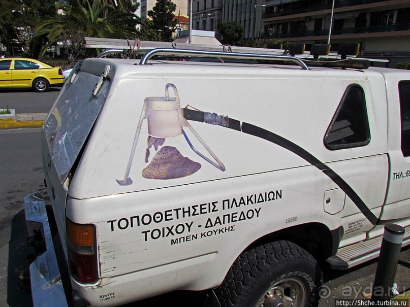 Весь Пирей — от узких улочек до широких проспектов