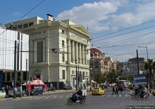 Весь Пирей — от узких улочек до широких проспектов