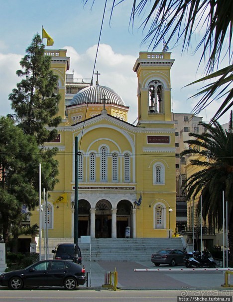 Весь Пирей — от узких улочек до широких проспектов