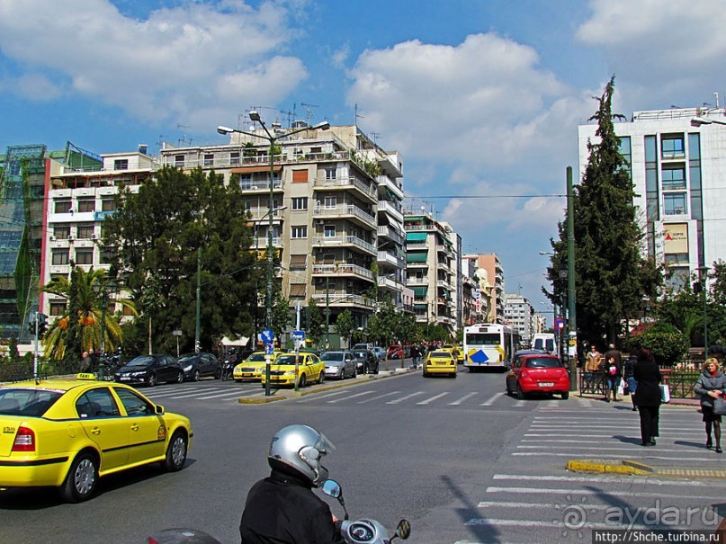 Весь Пирей — от узких улочек до широких проспектов