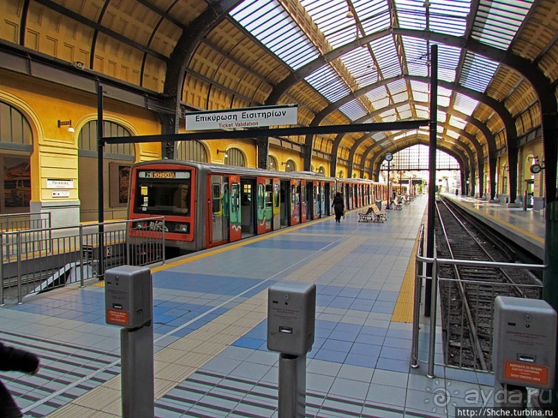 Весь Пирей — от узких улочек до широких проспектов